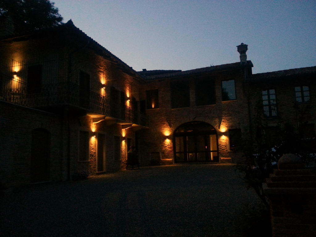 Dimora Cortese Castagnole delle Lanze Buitenkant foto