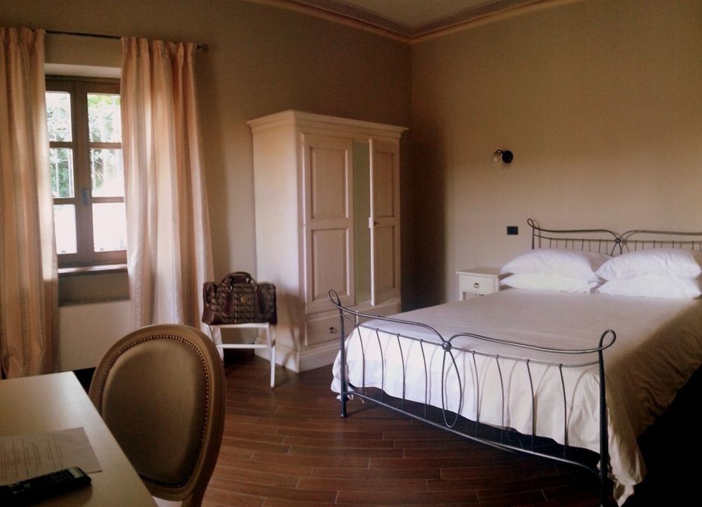 Dimora Cortese Castagnole delle Lanze Buitenkant foto