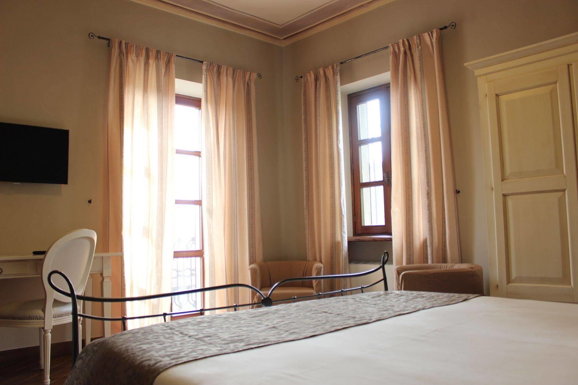 Dimora Cortese Castagnole delle Lanze Buitenkant foto